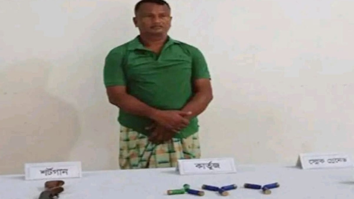 অস্ত্র ও গ্রেনেডসহ সাবেক যুবদল নেতা গ্রেপ্তার